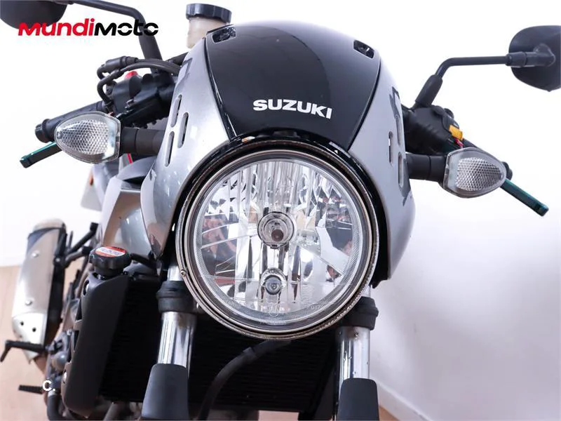 Suzuki SV 650 – Vista 5