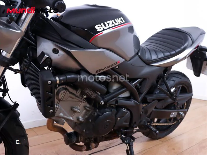 Suzuki SV 650 – Vista 10