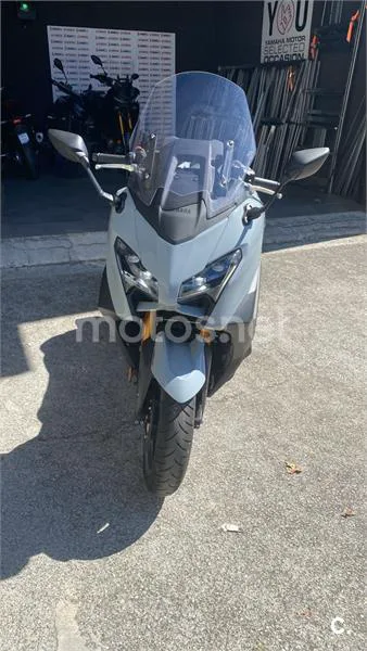 Yamaha TMAX – Vista 2