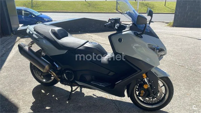 Yamaha TMAX – Vista 5