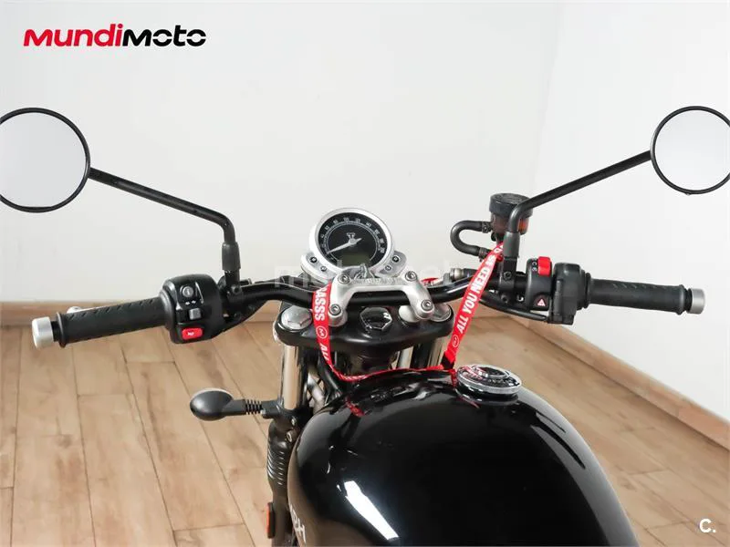 Triumph Street Twin – Vista 11