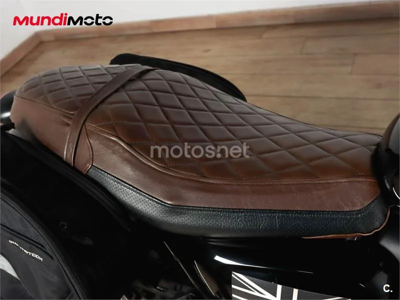 Triumph Street Twin – Vista 27