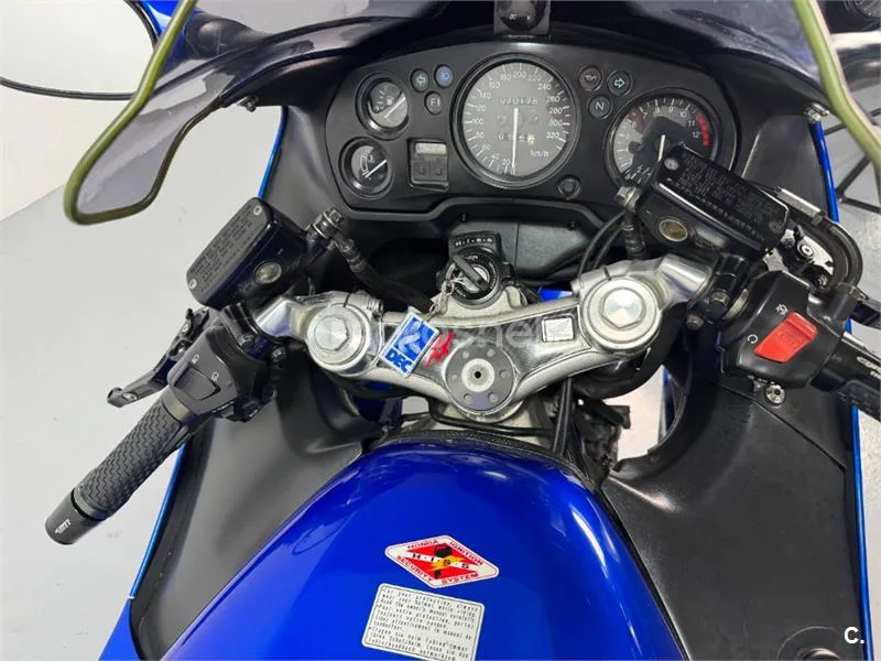 Honda CBR 1100 XX – Vista 12