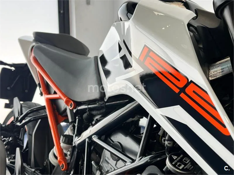 KTM 125 – Vista 12