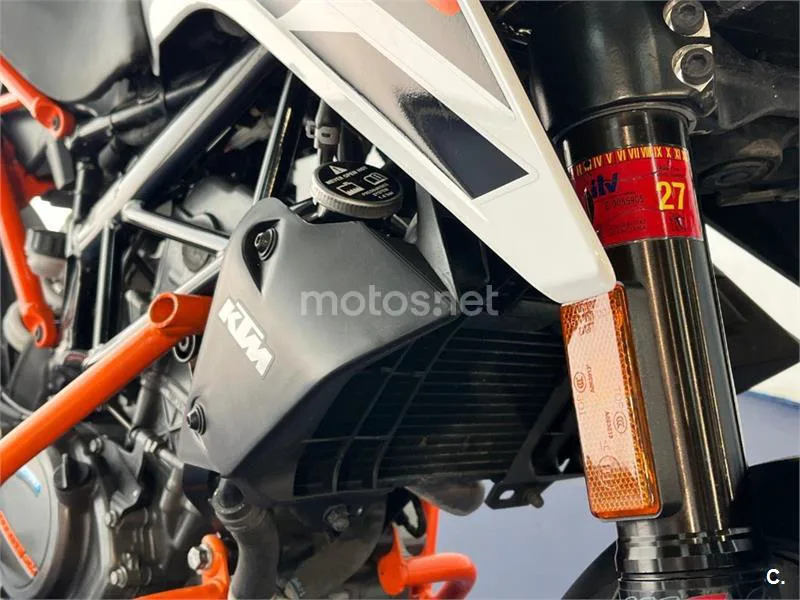 KTM 125 – Vista 14