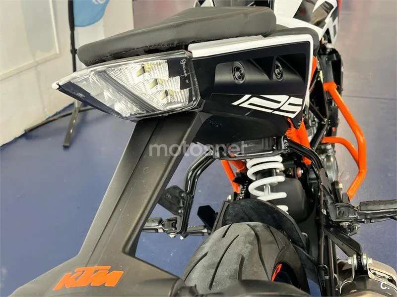 KTM 125 – Vista 20