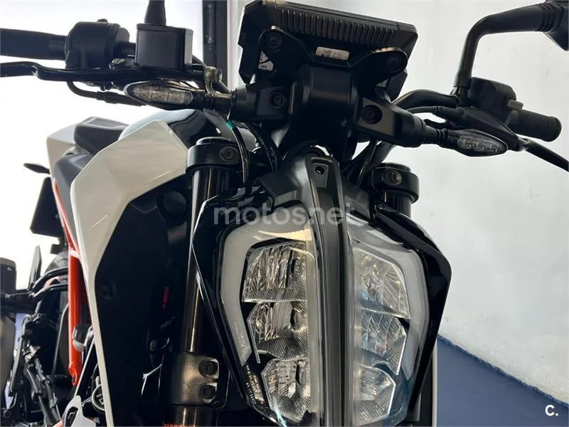 KTM 125 – Vista 24