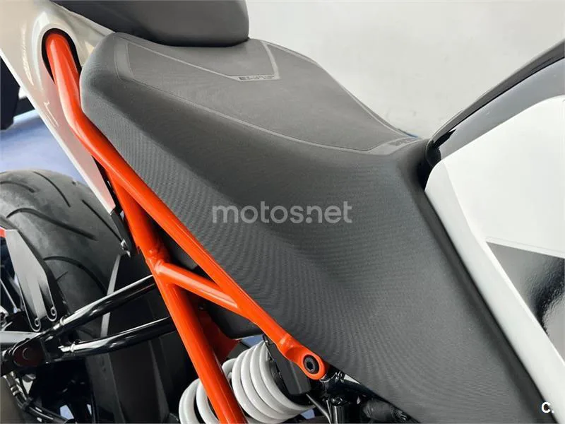 KTM 125 – Vista 26