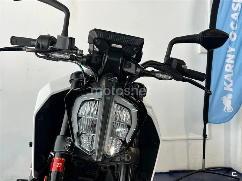 KTM 125 – Vista 28