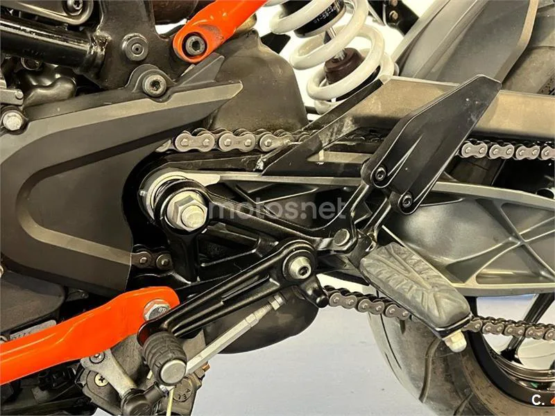 KTM 125 – Vista 37