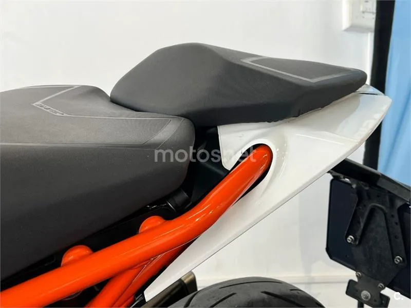 KTM 125 – Vista 39