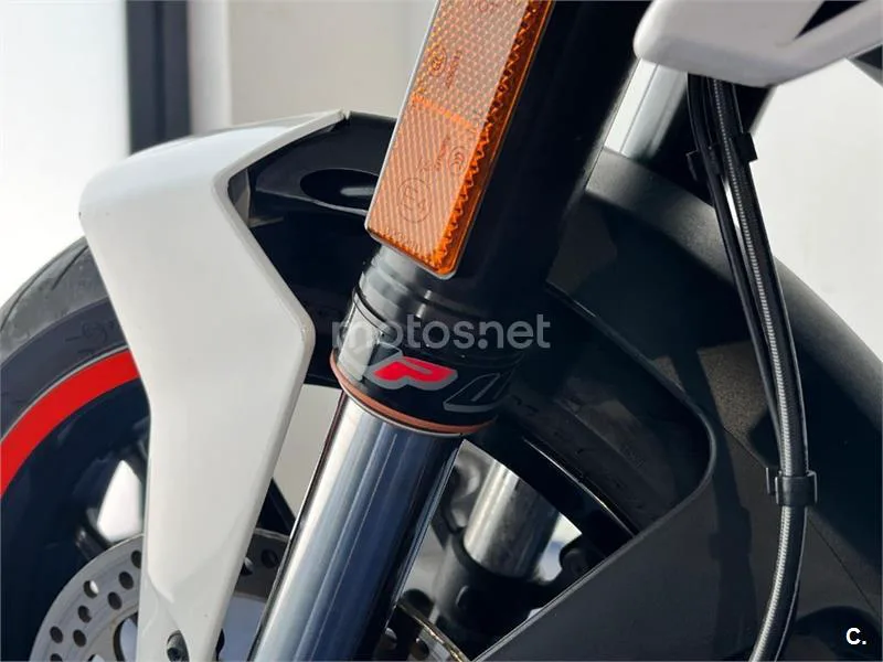 KTM 125 – Vista 40