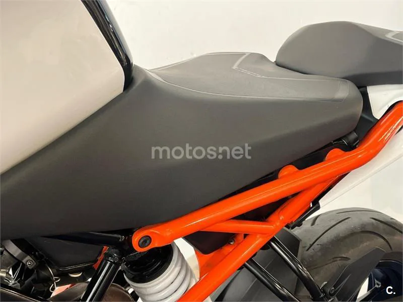 KTM 125 – Vista 43