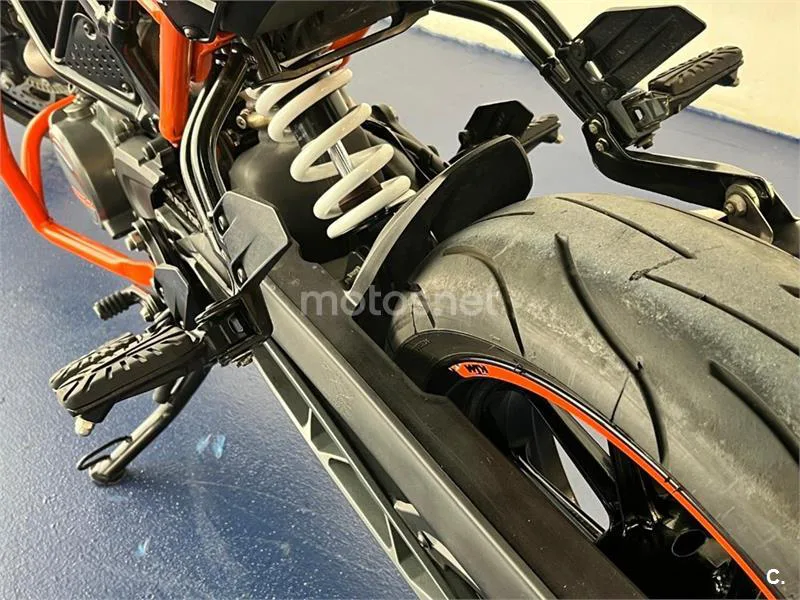 KTM 125 – Vista 44