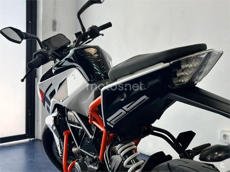 KTM 125 – Vista 47