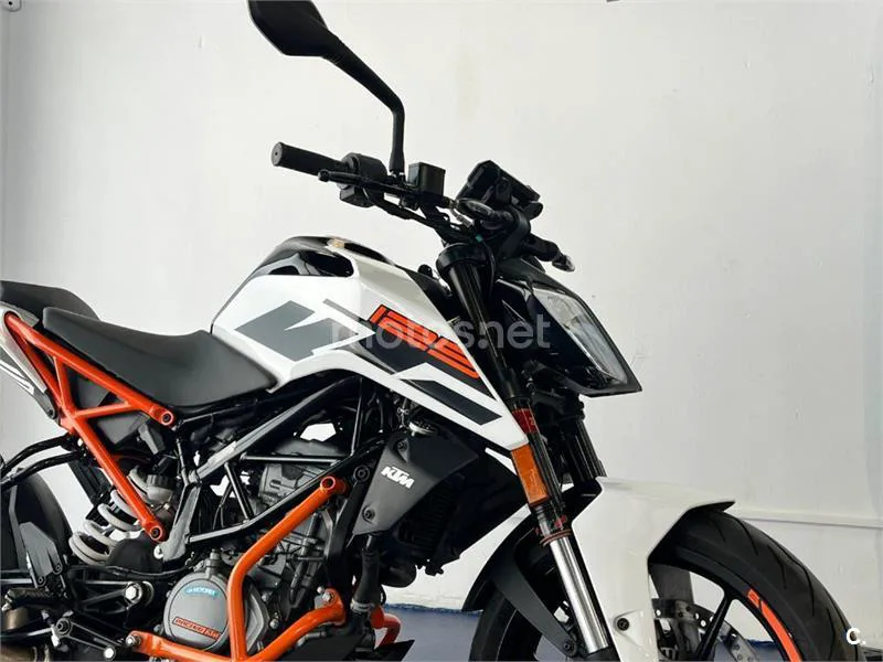 KTM 125 – Vista 6