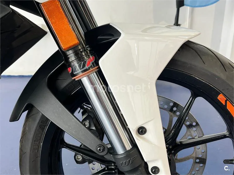 KTM 125 – Vista 8