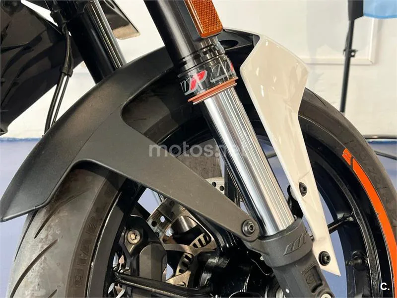 KTM 125 – Vista 9