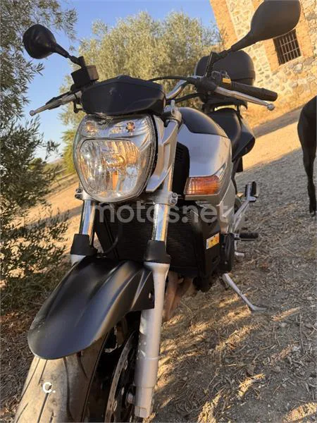 Suzuki GSR 600 – Vista 5