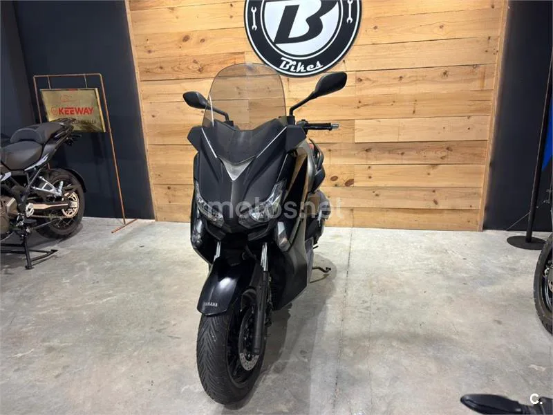 Yamaha XMAX 400 – Vista 12