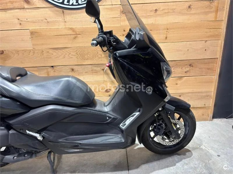Yamaha XMAX 400 – Vista 15