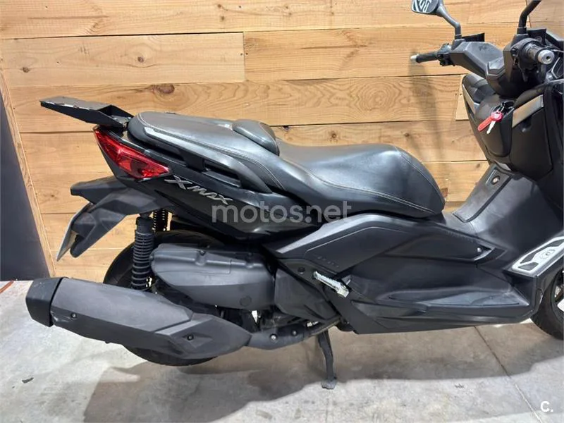 Yamaha XMAX 400 – Vista 16