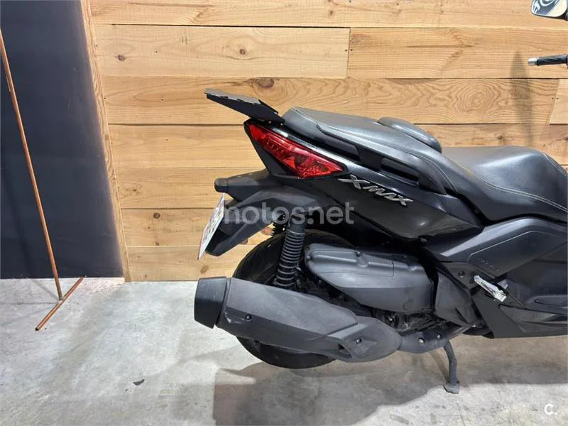 Yamaha XMAX 400 – Vista 17