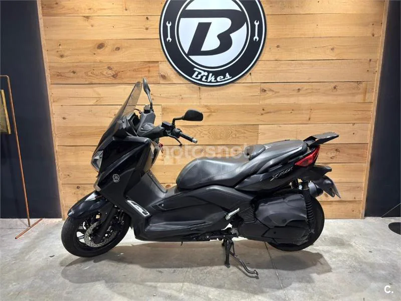 Yamaha XMAX 400 – Vista 7