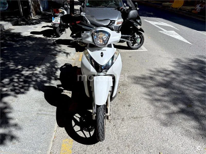 Honda SH 125i – Vista 4