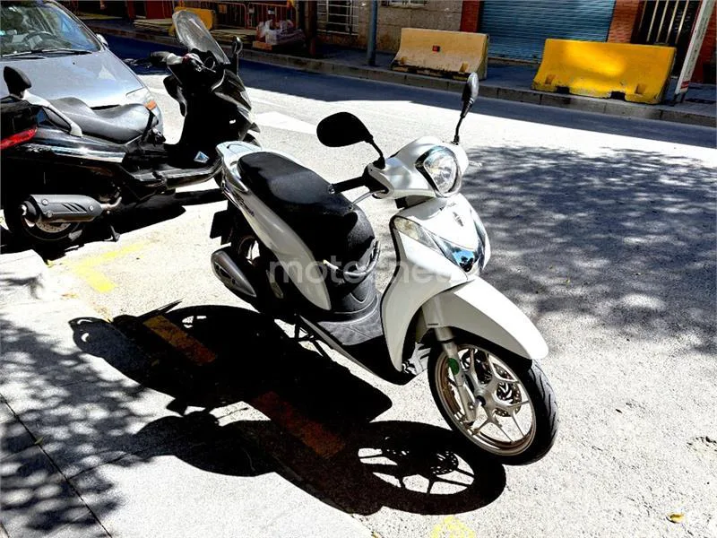 Honda SH 125i – Vista 5