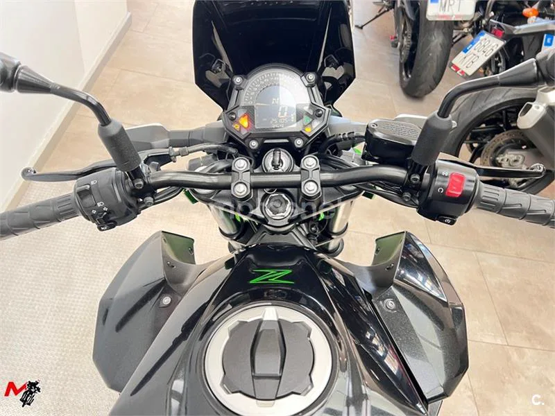 Kawasaki Z400 – Vista 7