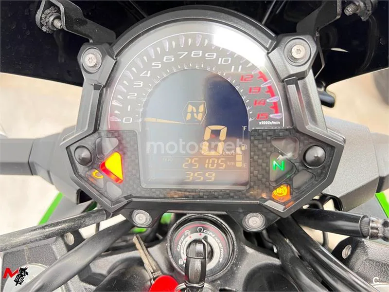 Kawasaki Z400 – Vista 8