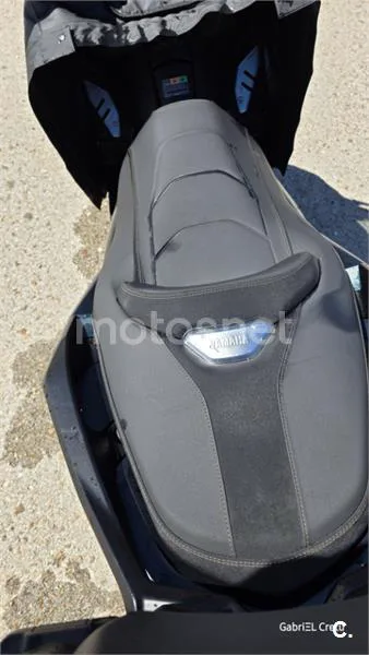 Yamaha XMAX 125 – Vista 7