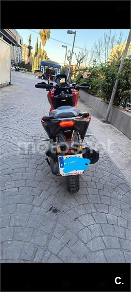 Honda ADV 350 – Vista 3