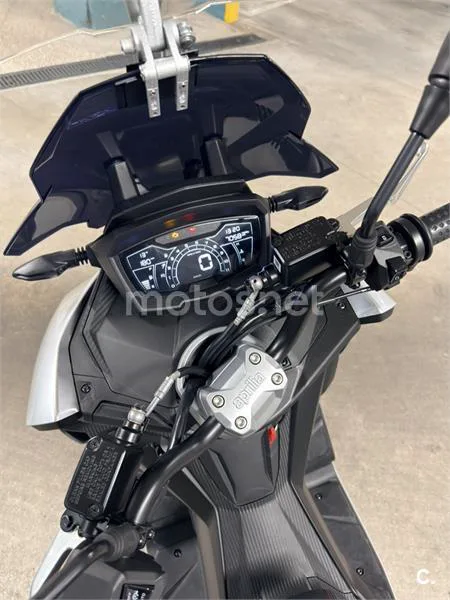 Aprilia SR GT 125 – Vista 3