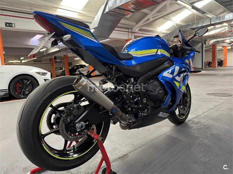 Suzuki GSX R1000 – Vista 11