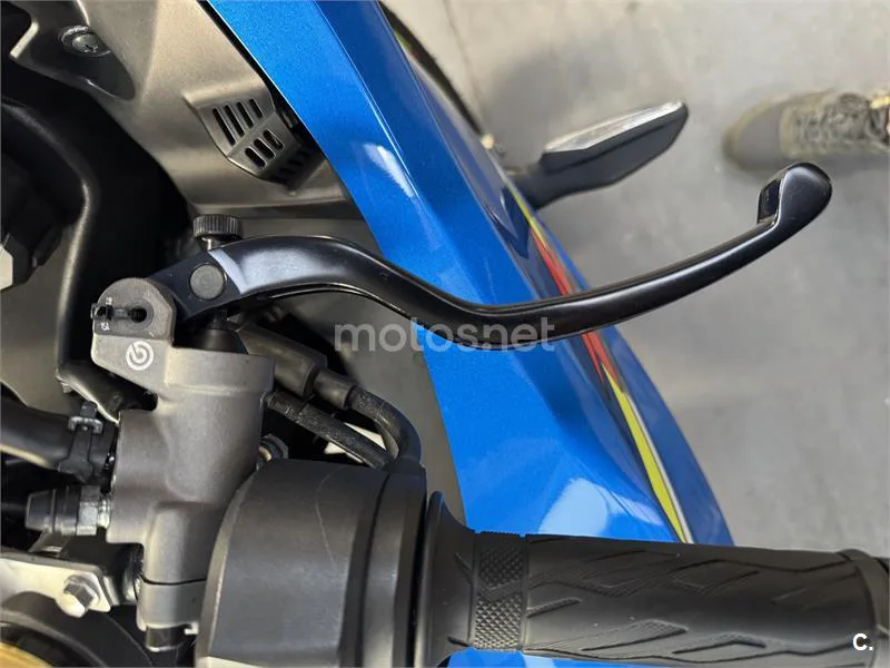 Suzuki GSX R1000 – Vista 13