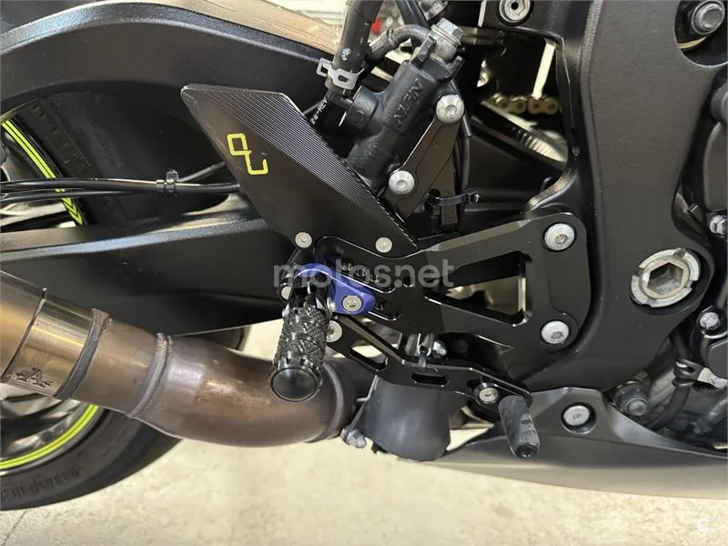 Suzuki GSX R1000 – Vista 14