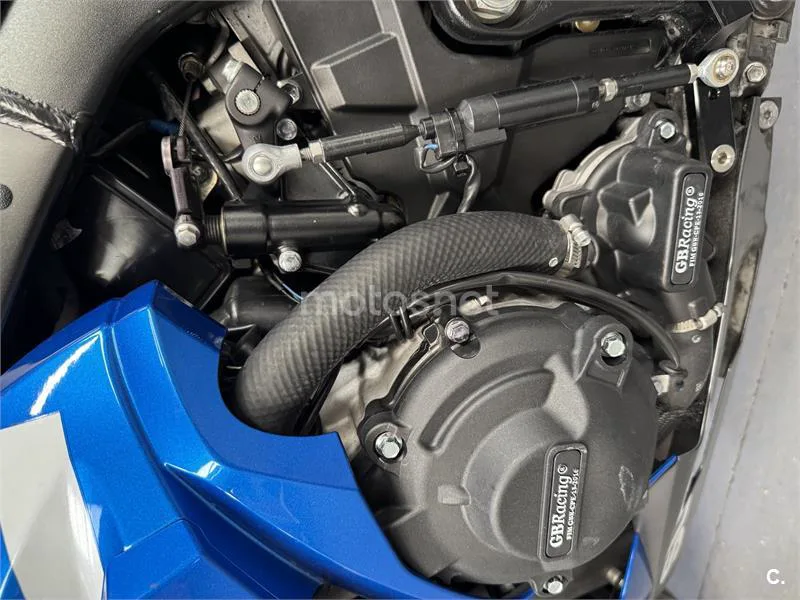 Suzuki GSX R1000 – Vista 15