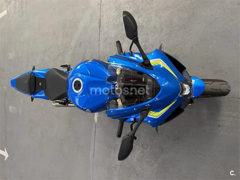 Suzuki GSX R1000 – Vista 8