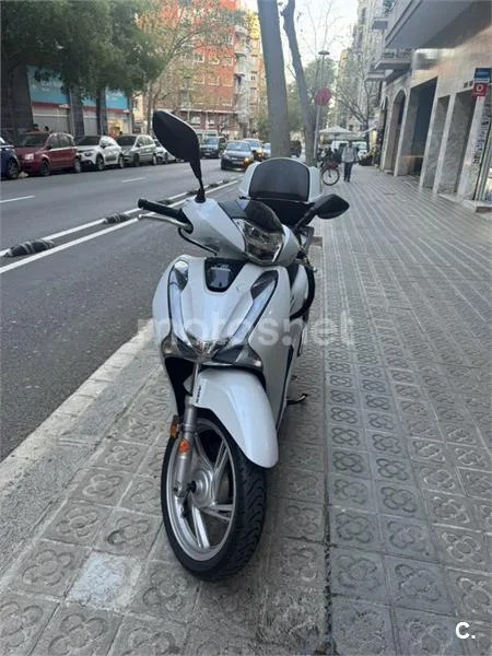 Honda SH125i – Vista 3