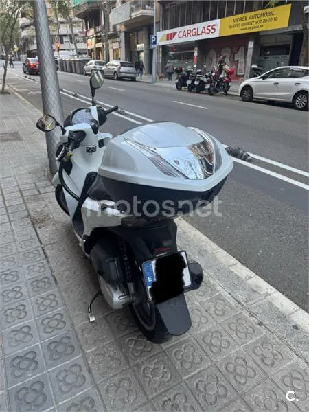 Honda SH125i – Vista 4