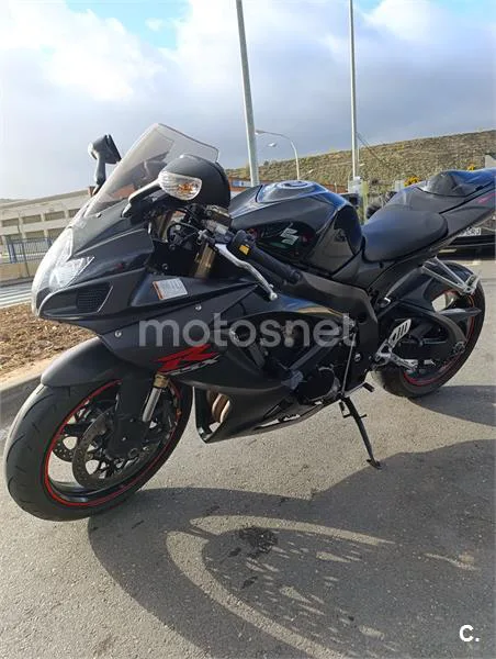 Suzuki GSX R600 – Vista 4