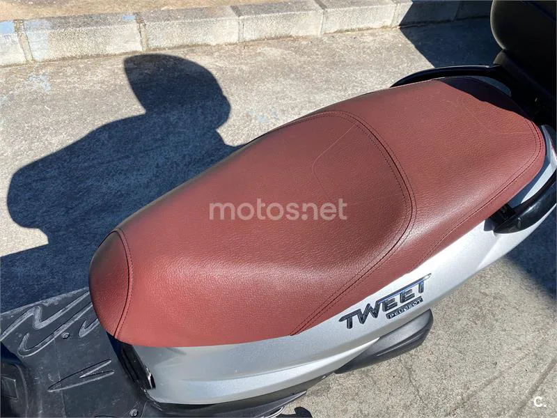 Peugeot TWEET 125 i – Vista 15