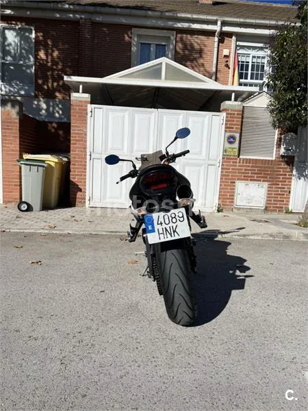 Triumph Street Triple – Vista 3