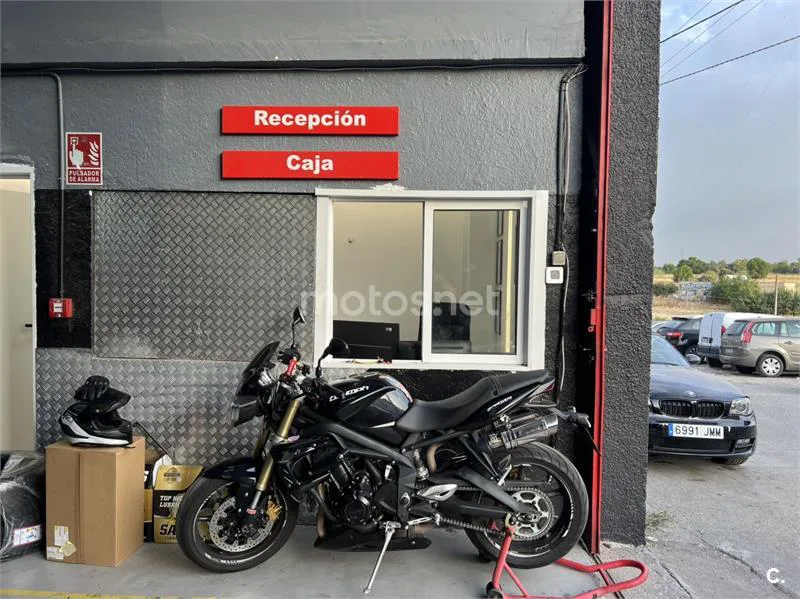 Triumph Street Triple – Vista 5