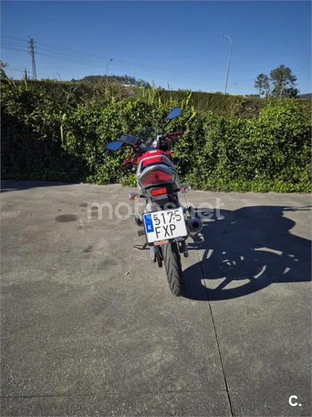 Honda CBR 125R – Vista 4