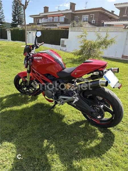 Ducati Monster 696 – Vista 2