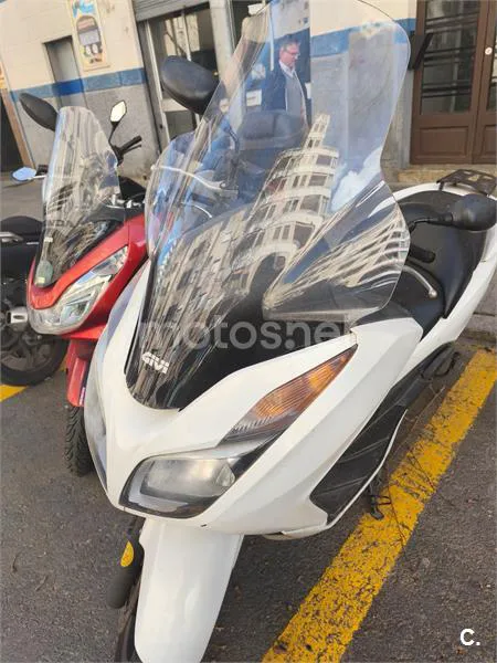 Honda Forza 300 - Vista 3