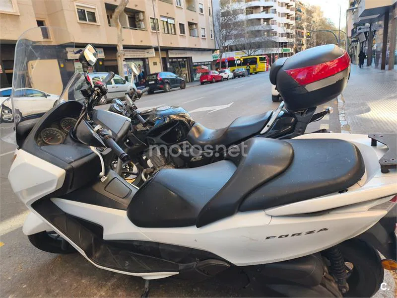 Honda Forza 300 - Vista 4